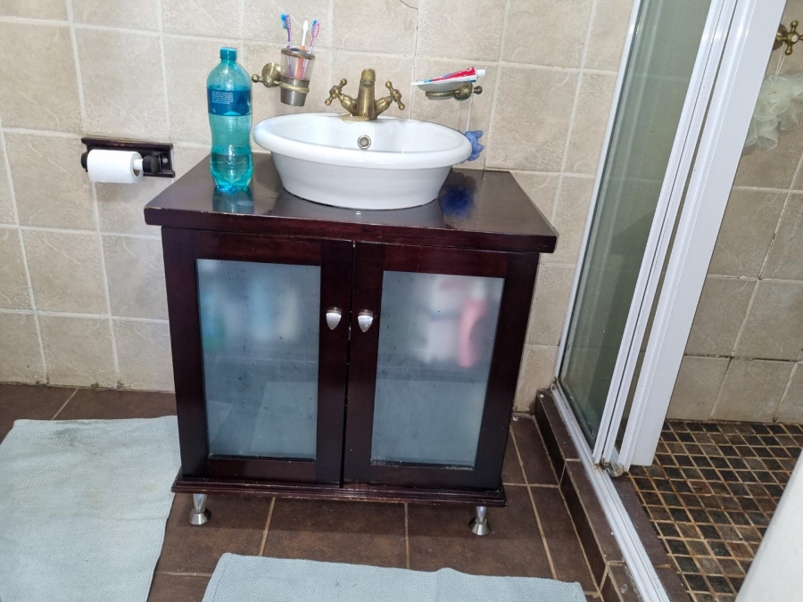 6 Bedroom Property for Sale in Eureka Free State